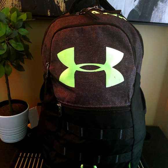 Under Armour Backpack - Picture 2 of 10